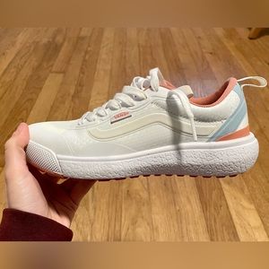 Vans Ultrarange Exo Shoes in White
